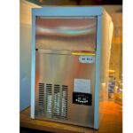 یخ سایز 30 و 50 کیلویی ویکتور - تصویر 2